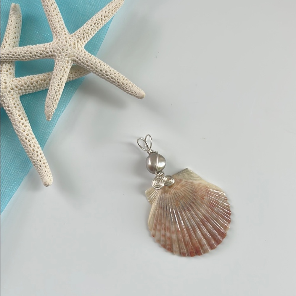 Orange Calico Shell Pendant with Grey Freshwater